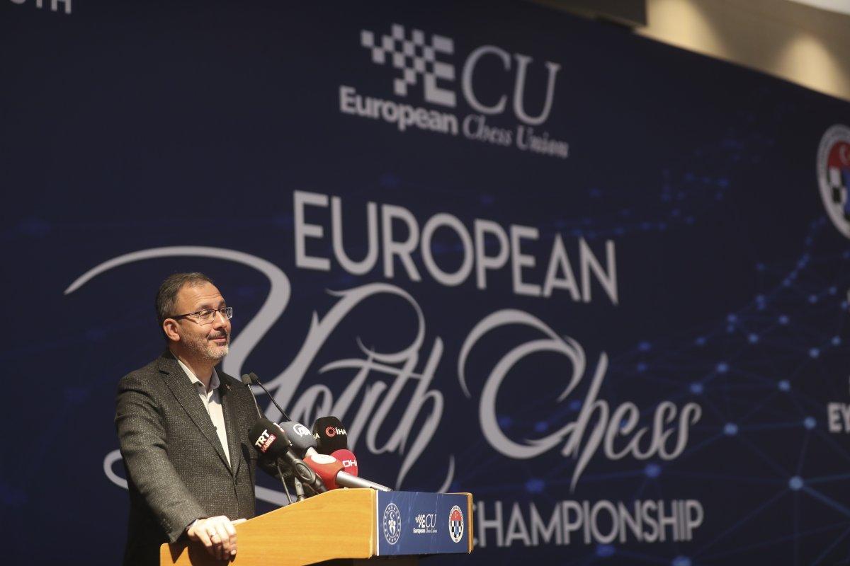 Mehmet Muharrem Kasapoğlu, Antalya'da 4 farklı spor branşını yerinde takip etti