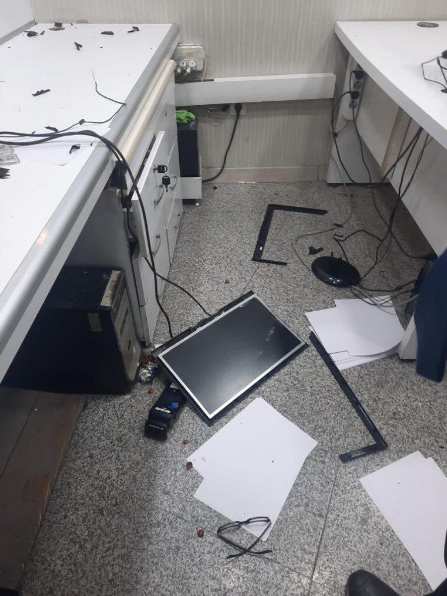 Kayseri'de bilet fiyatlarını düşük tutan firmanın yazıhanesine saldırdılar