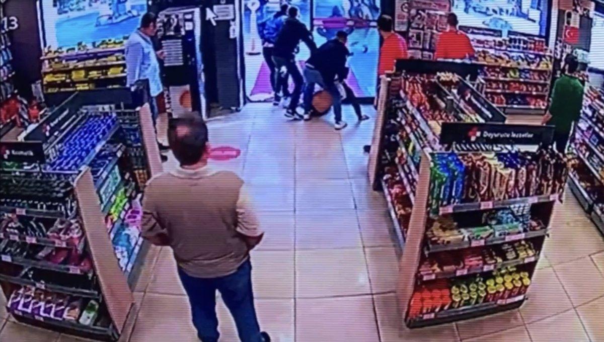 İstanbul’da akaryakıt istasyonunda küfür kavgası