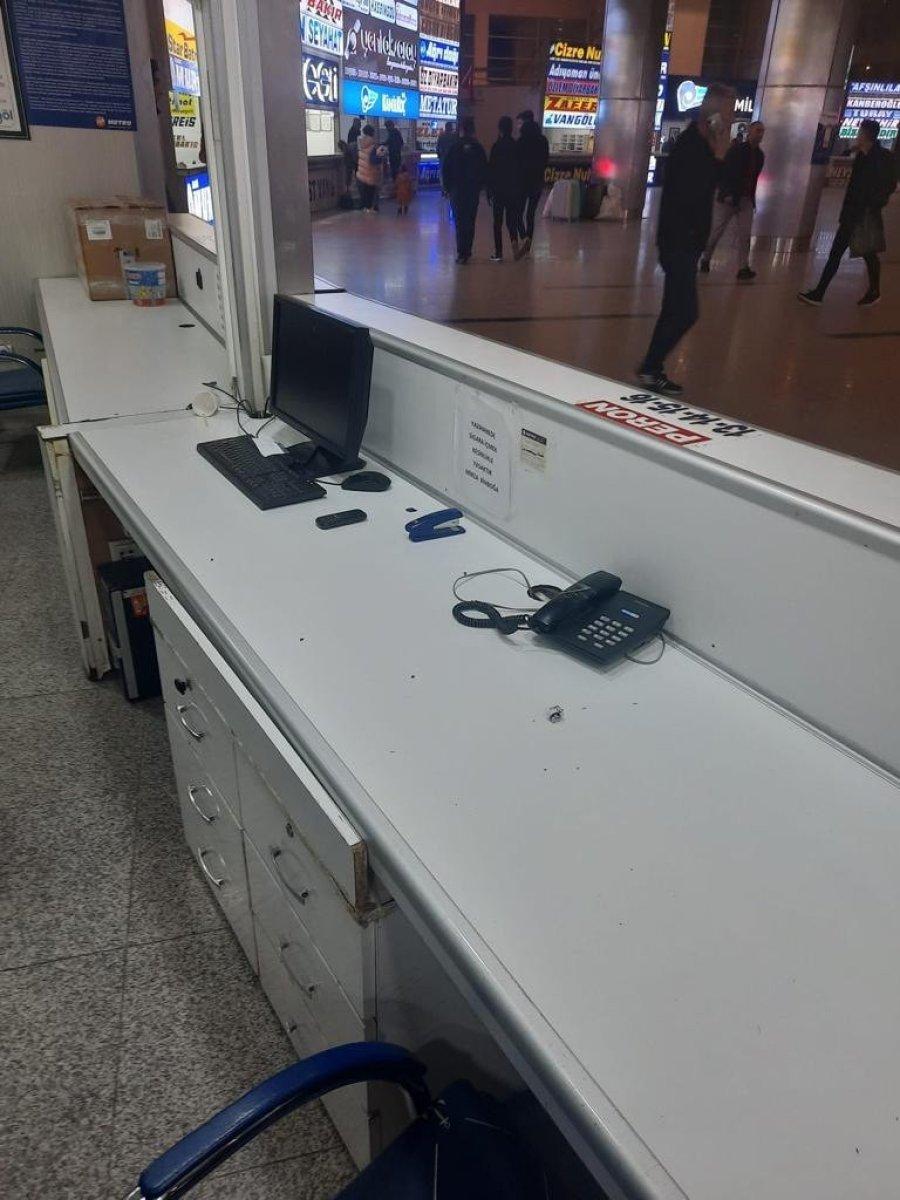 Kayseri'de bilet fiyatlarını düşük tutan firmanın yazıhanesine saldırdılar