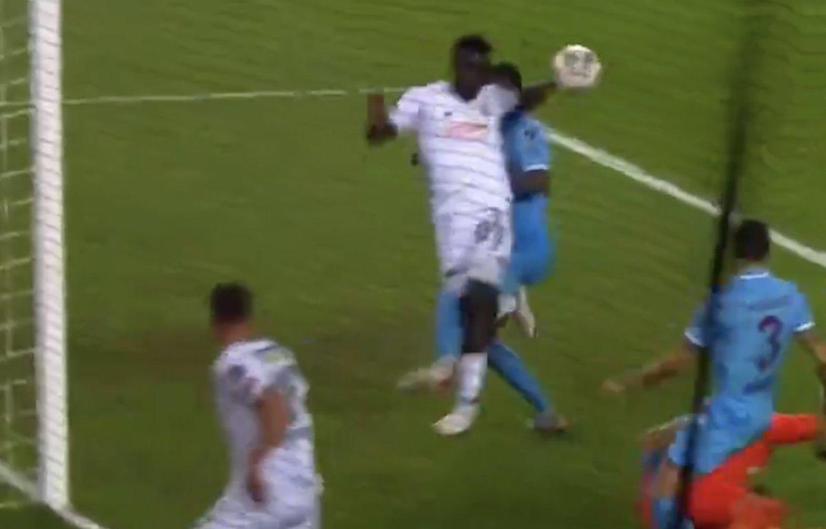 Trabzonspor'un Konyaspor golünde el itirazı