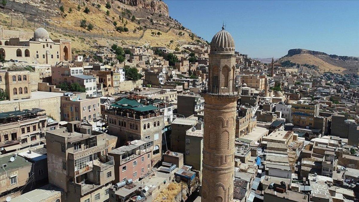 Mardin misafirlerini 4 mevsim ağırlıyor