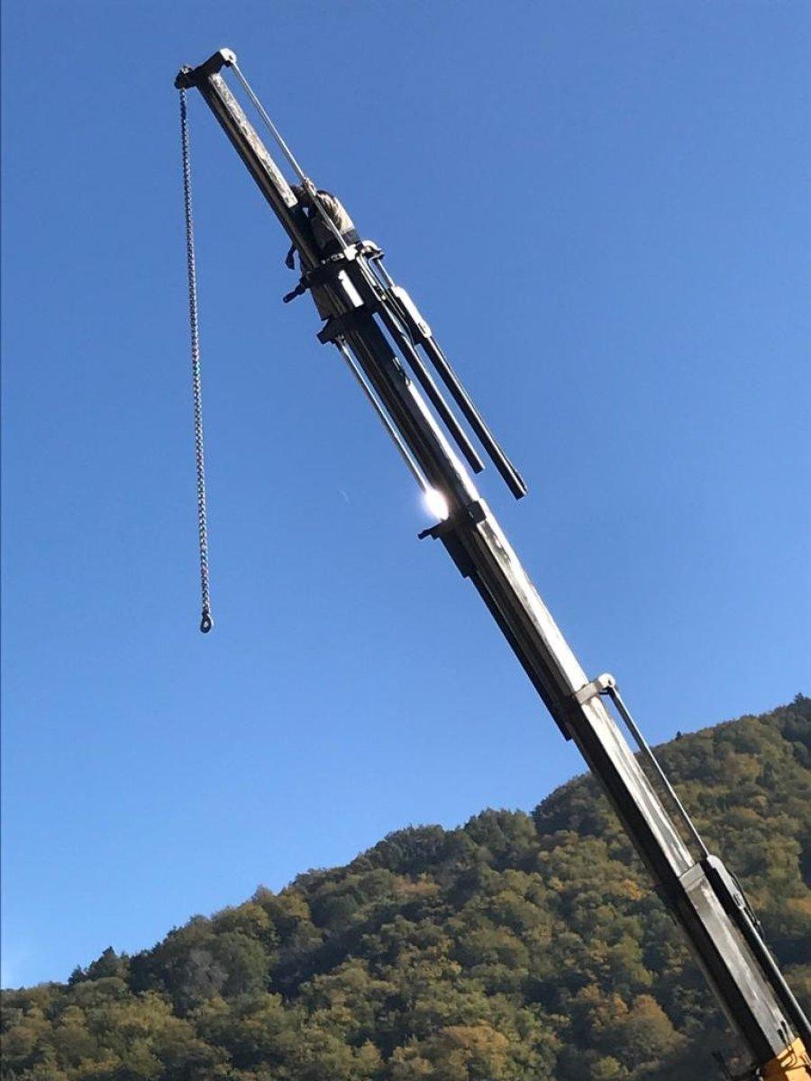 Kastamonu'da bozulan vincin tepesinde mahsur kaldı