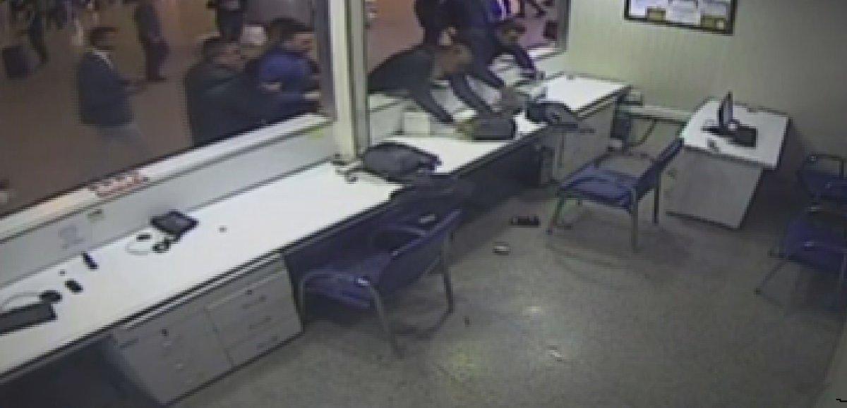 Kayseri'de bilet fiyatlarını düşük tutan firmanın yazıhanesine saldırdılar