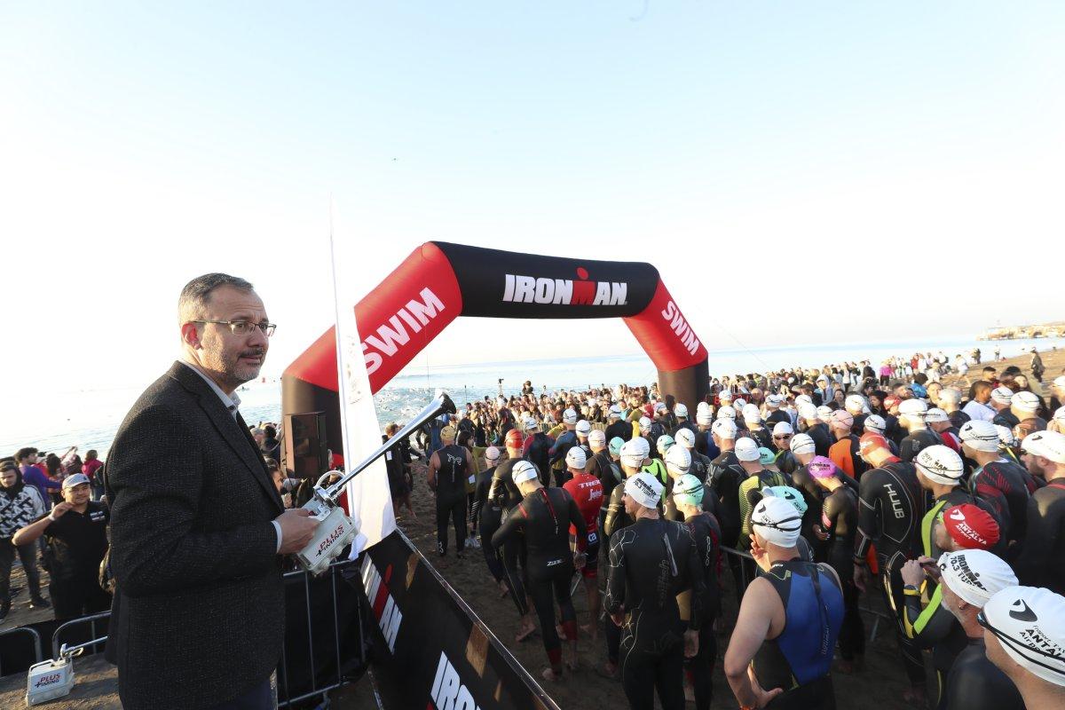 Mehmet Muharrem Kasapoğlu, Antalya'da 4 farklı spor branşını yerinde takip etti