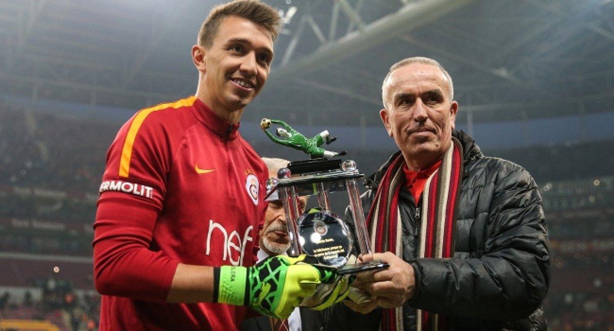 Galatasaray'ın eski kalecisi Simovic, Türkiye'yi unutamıyor