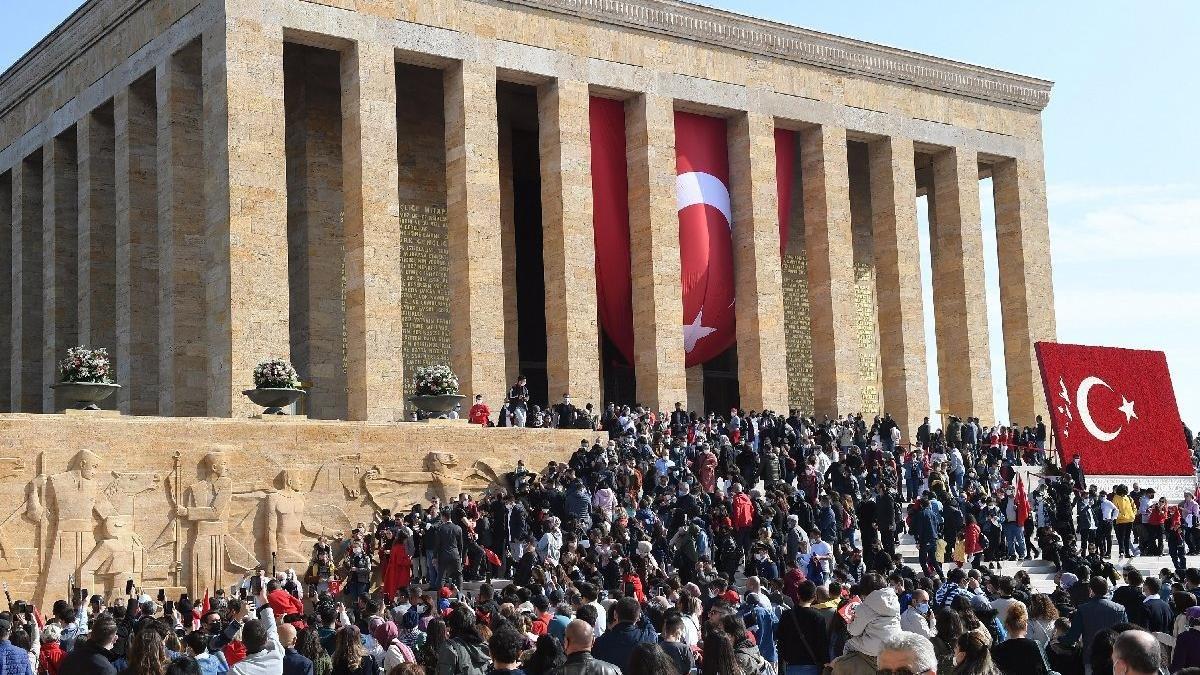 10 Kasım resmi tatil mi? 10 Kasım'da okullar ve resmi daireler açık mı?