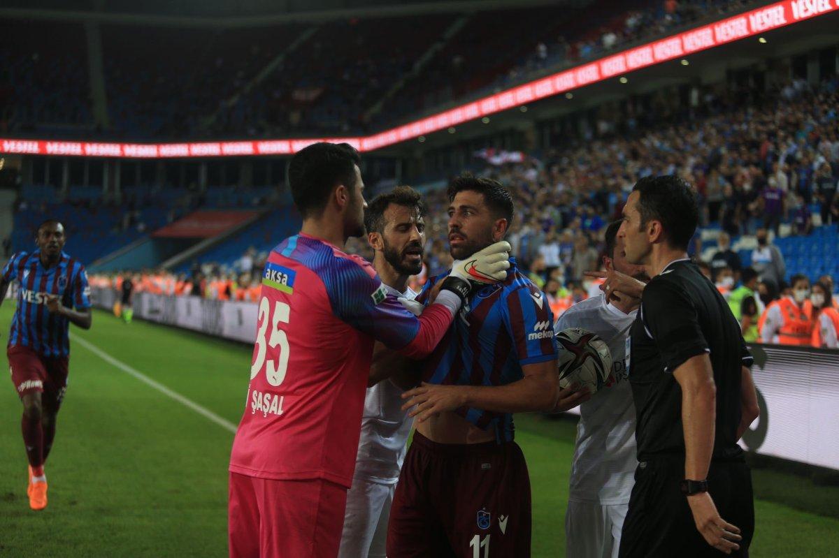 Trabzonspor'da Bakasetas ve Trezeguet, Ankaragücü maçında yok