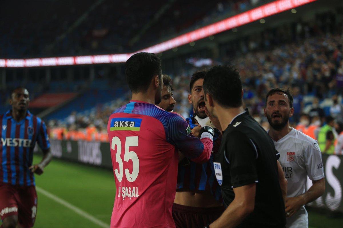 Trabzonspor'da Bakasetas ve Trezeguet, Ankaragücü maçında yok