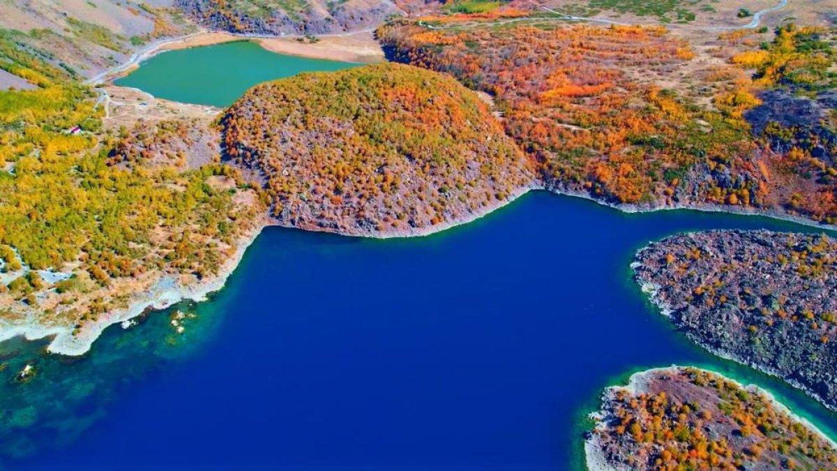 Nemrut Krater'i sonbahar renkleriyle büyüledi