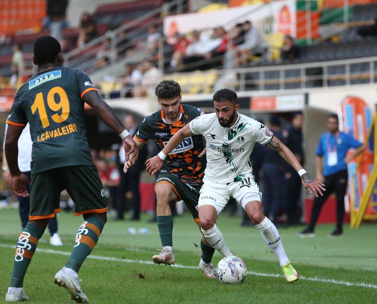 Alanyaspor, Sakaryaspor karşısında turladı