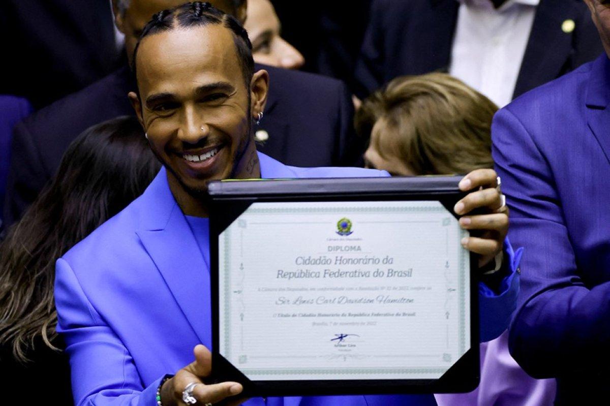 Lewis Hamilton, Brezilya vatandaşı oldu