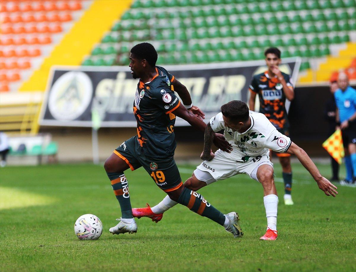 Alanyaspor, Sakaryaspor karşısında turladı
