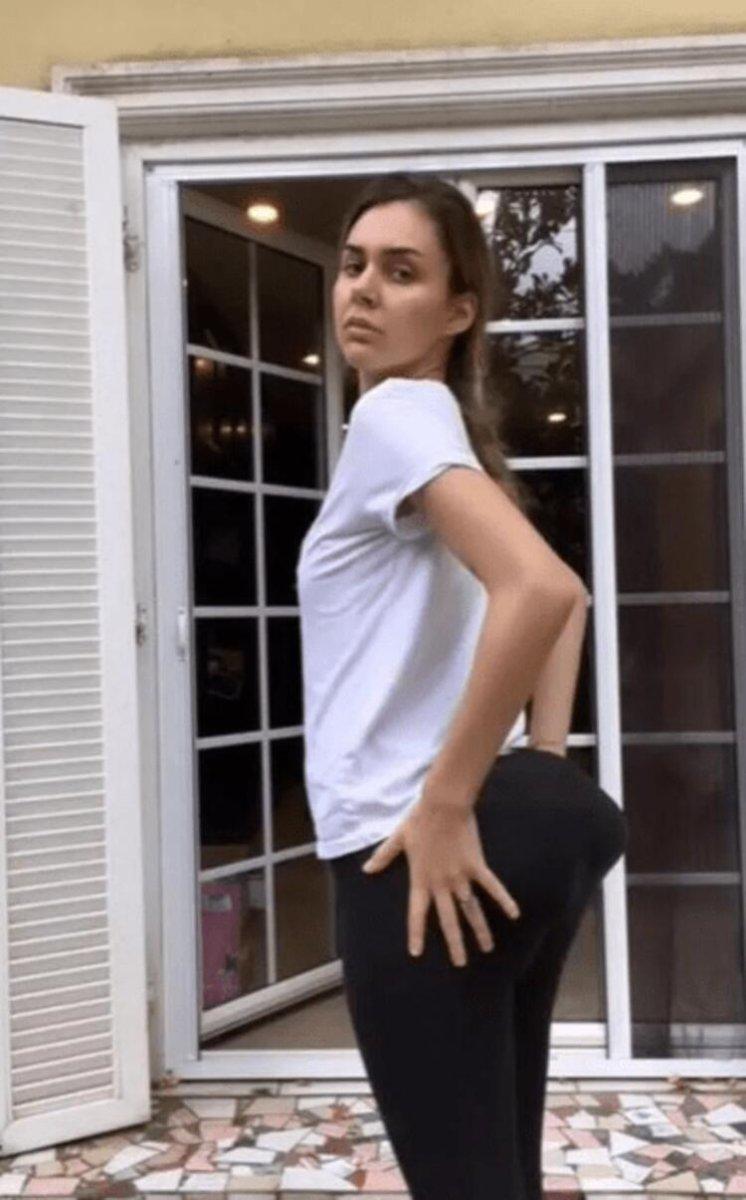 Berfu Yenenler'den popo eleştirilerine cevap