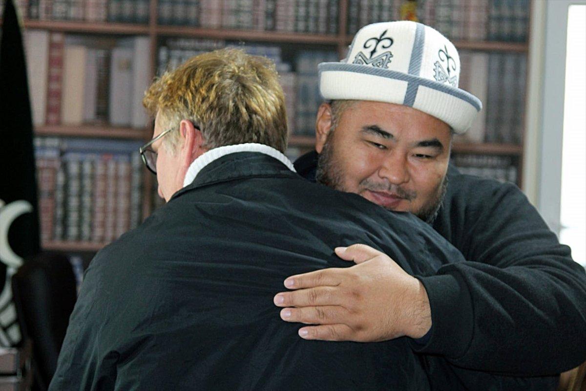 Belçikalı adam aşık olduğu kadın için Müslüman oldu