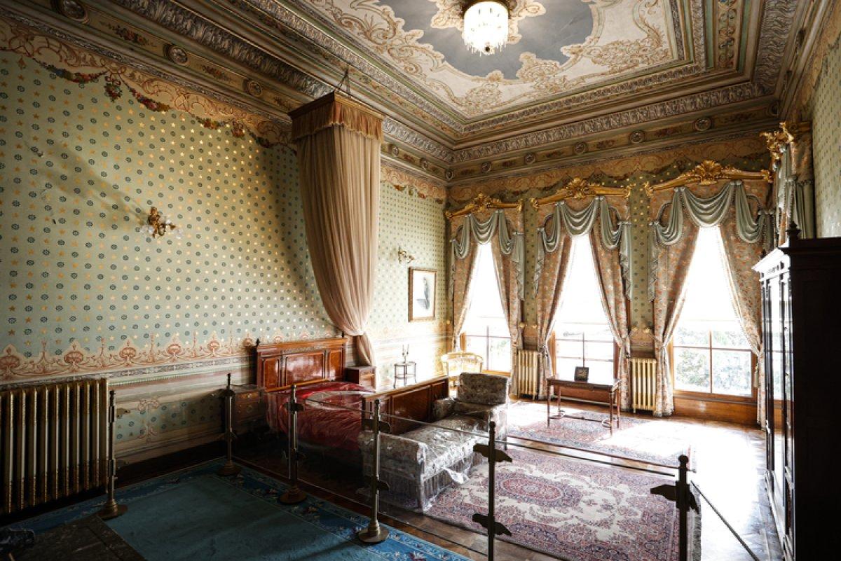 Atatürk'ün hayatını kaybettiği Dolmabahçe Sarayı yenilenmiş haliyle ziyarete hazır