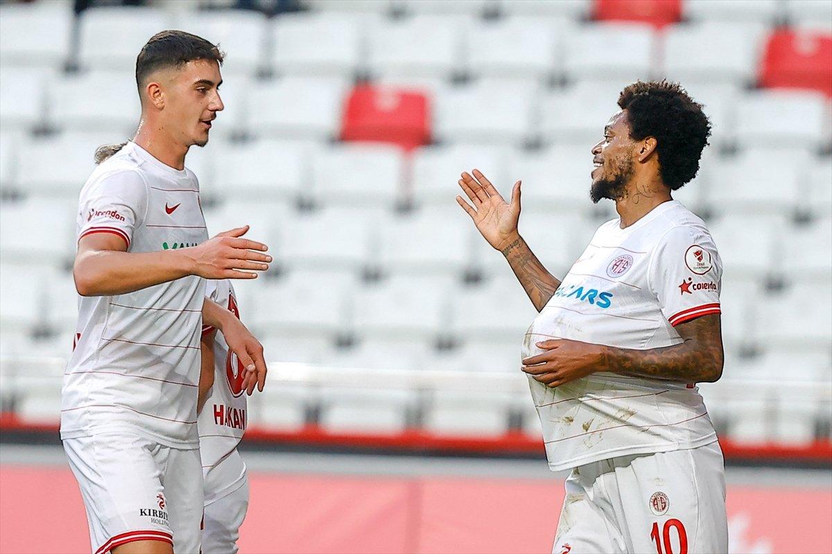 Antalyaspor, üç golle turladı