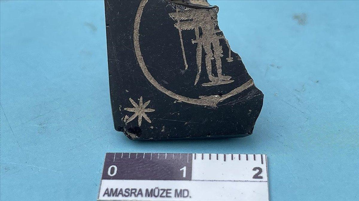 Amasra'daki kurtarma kazılarında tılsımlı damga mühür bulundu