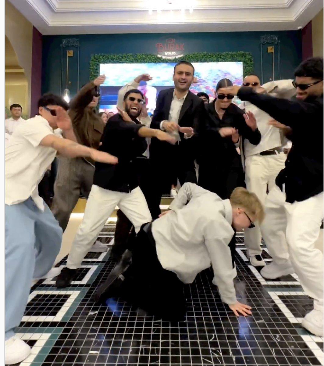 CZN Burak, Katar'da yeni şube açıyor