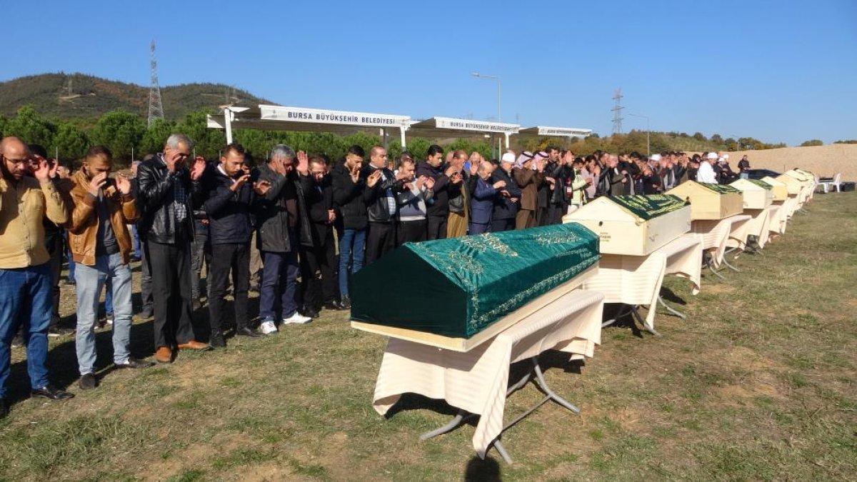 Bursa'da yangında hayatını kaybedenlerin cenazeleri defnedildi