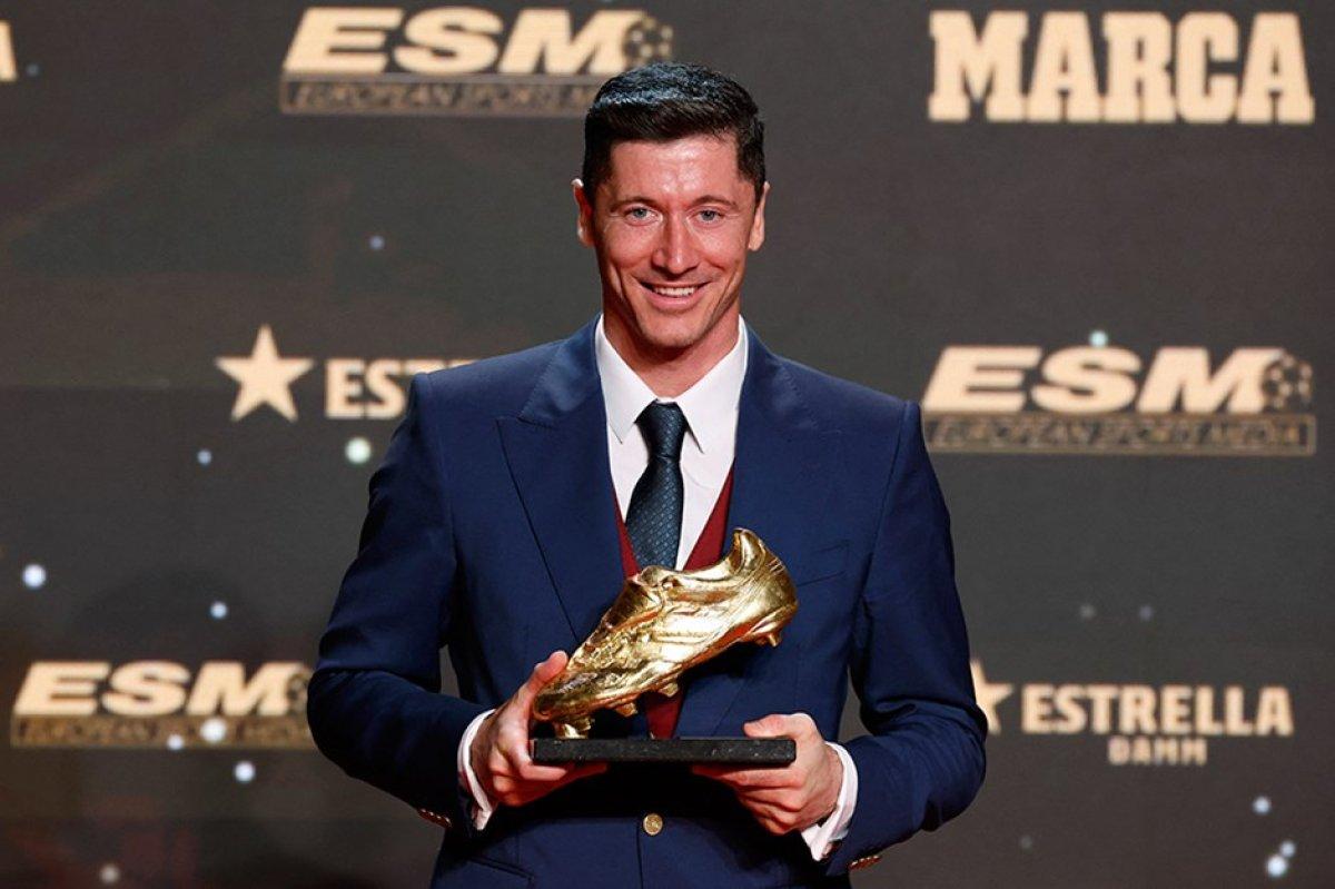 Robert Lewandowski, Altın Ayakkabı ödülünü kazandı