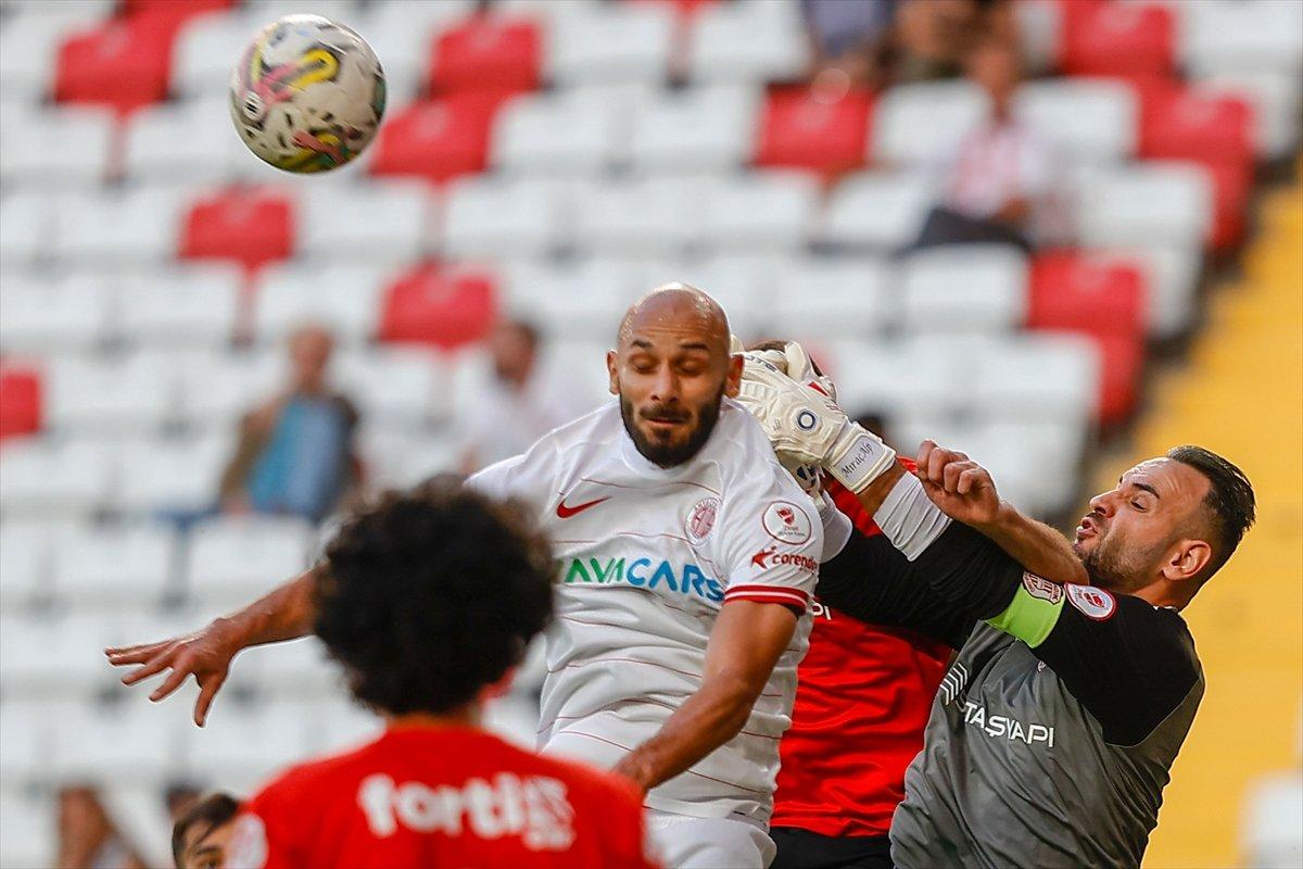 Antalyaspor, üç golle turladı