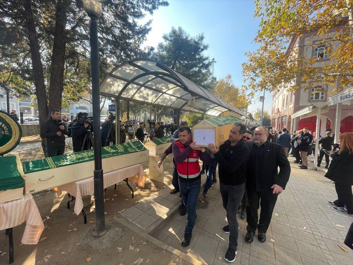 Bursa'da yangında hayatını kaybedenlerin cenazeleri defnedildi