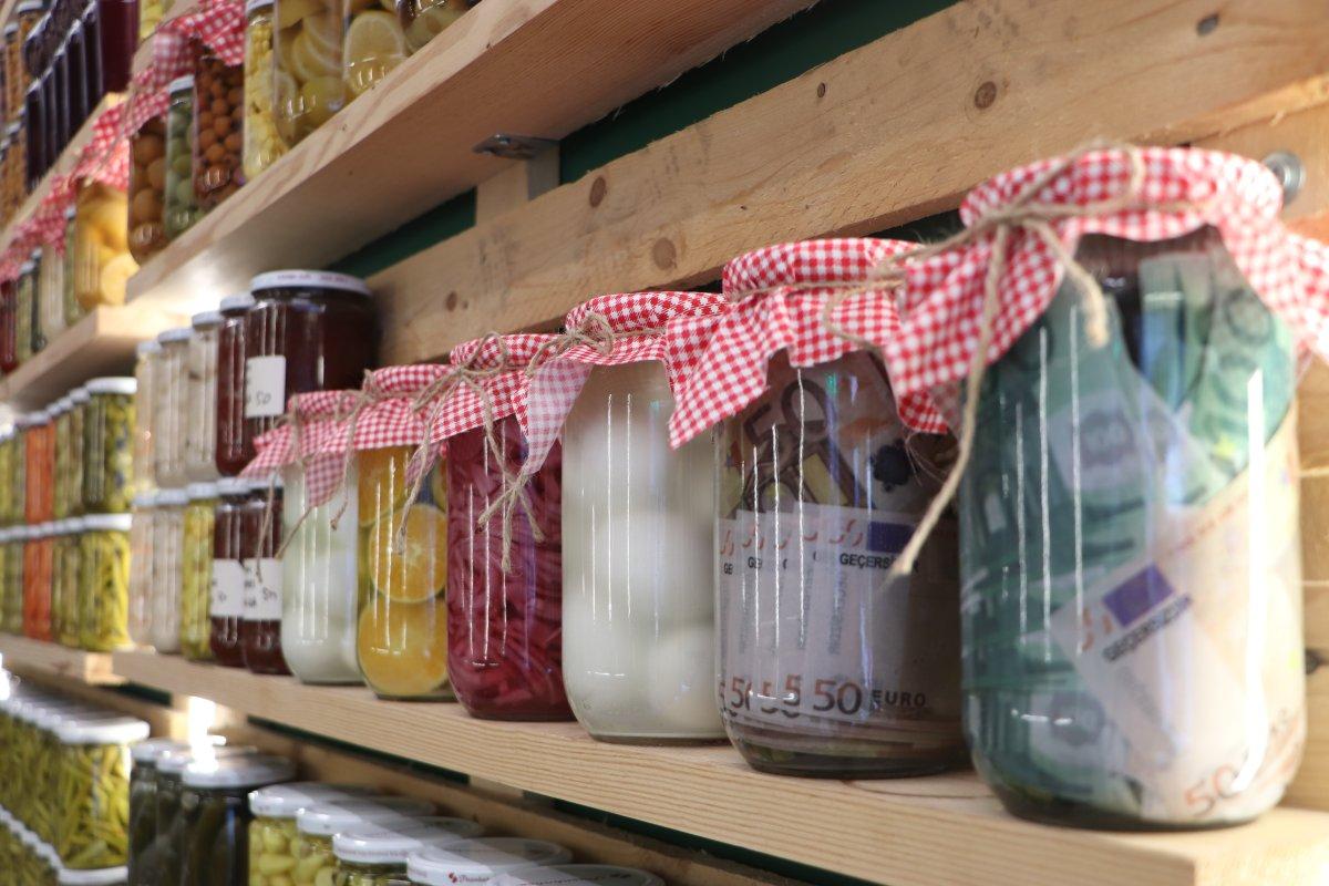 Samsunlu turşucu euro ve doların turşusunu kurdu