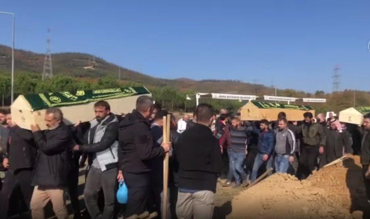 Bursa'da yangında hayatını kaybedenlerin cenazeleri defnedildi