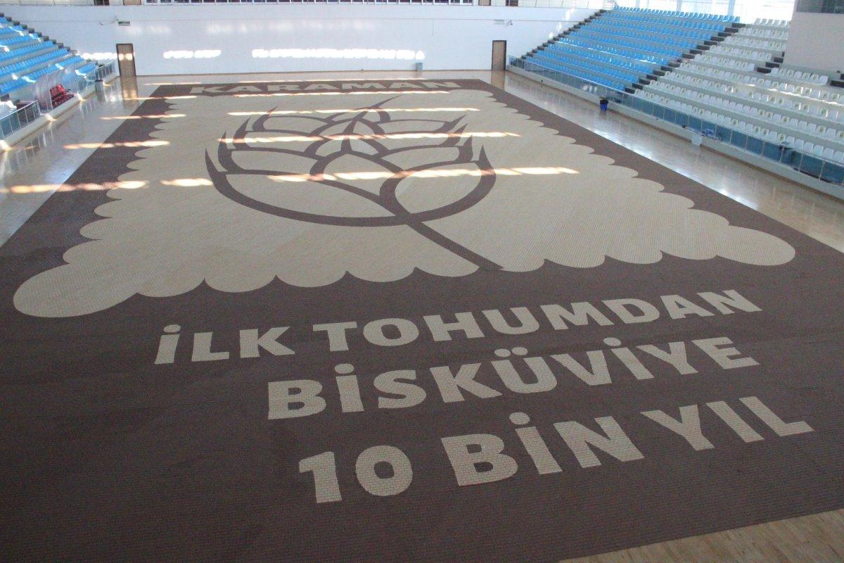 Karaman’da dünyanın en büyük buğday başağı mozaiği yapıldı