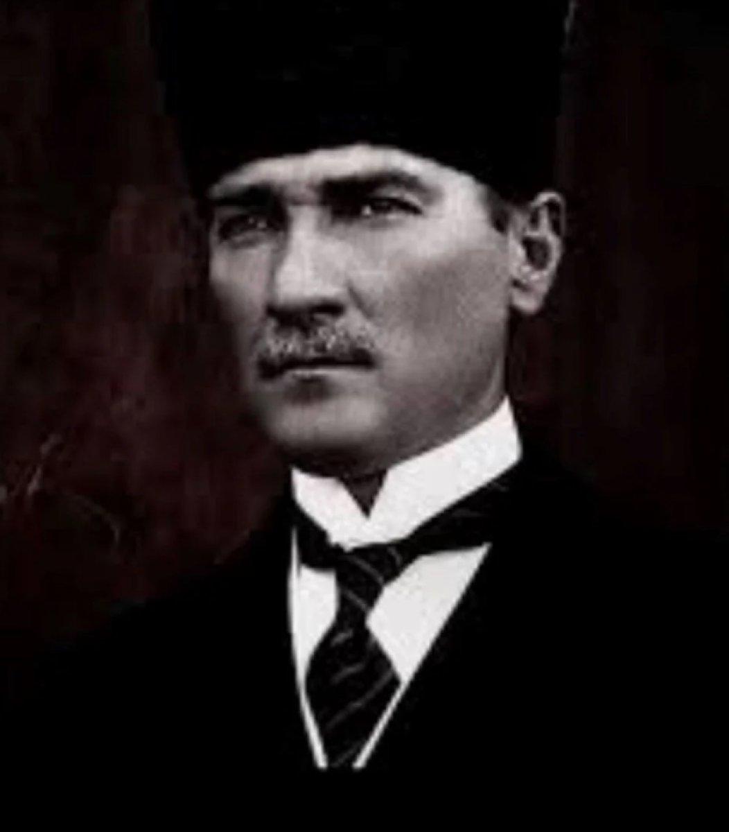 Ünlülerin 10 Kasım paylaşımları