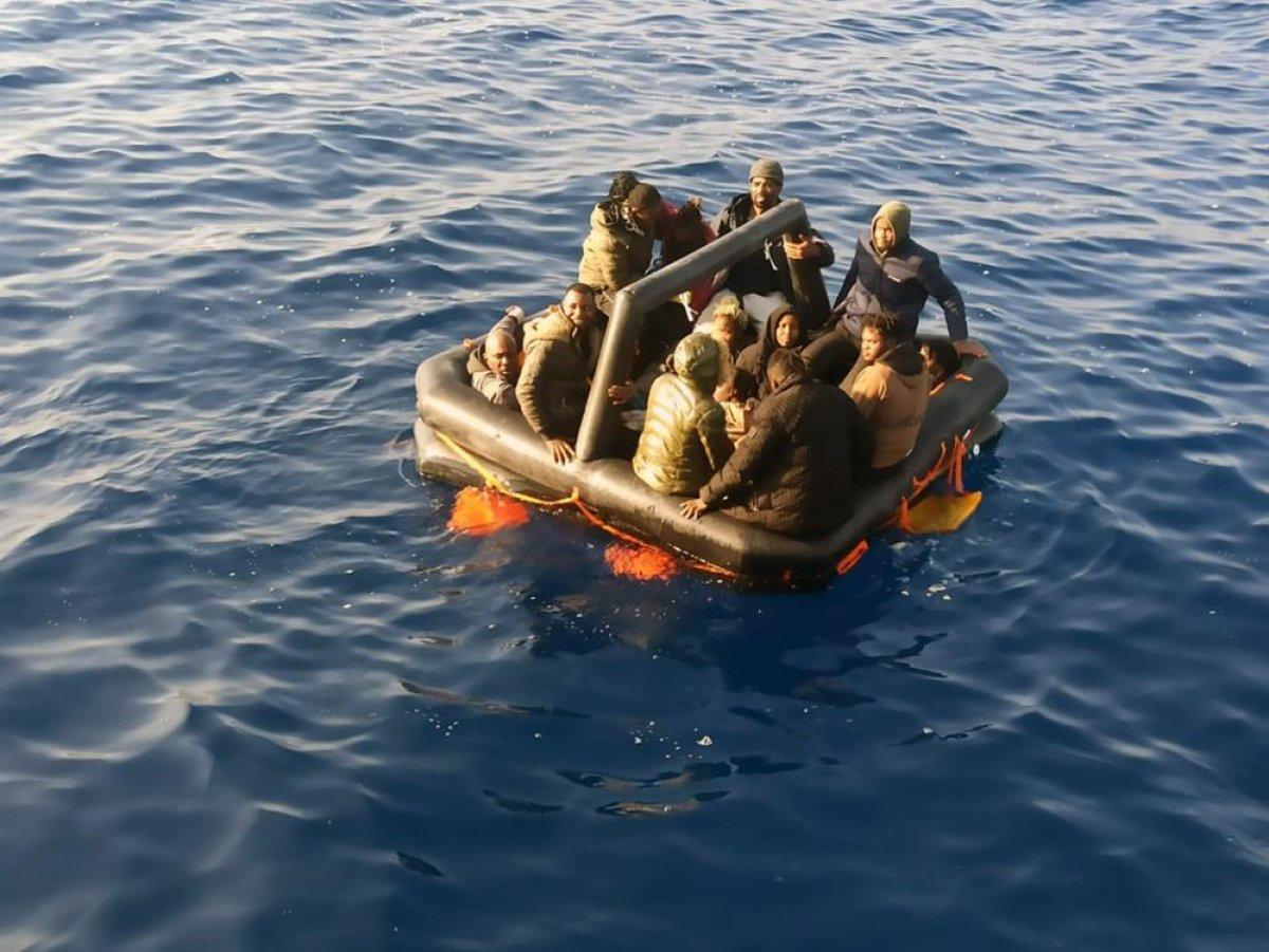 Marmaris’te 37 düzensiz göçmen kurtarıldı