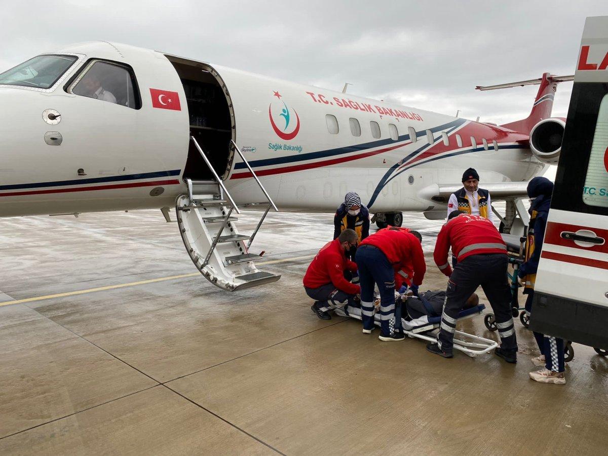 Karaciğer nakli geçiren hasta ambulans uçakla İstanbula getirildi