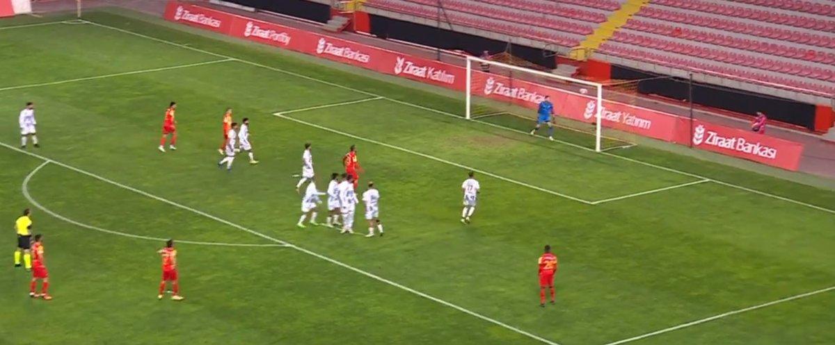 Kayserisporlu Emrah Başsan'dan klas frikik golü