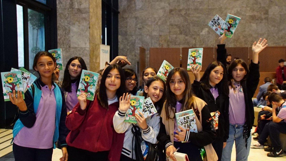 TÜGVA 150 bin gence kitap okuma alışkanlığı kazandırmayı hedefliyor