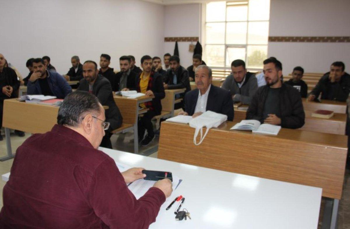 Adıyaman'da 75 yaşındaki kişi, öğrenci affıyla üniversiteye yeniden başladı