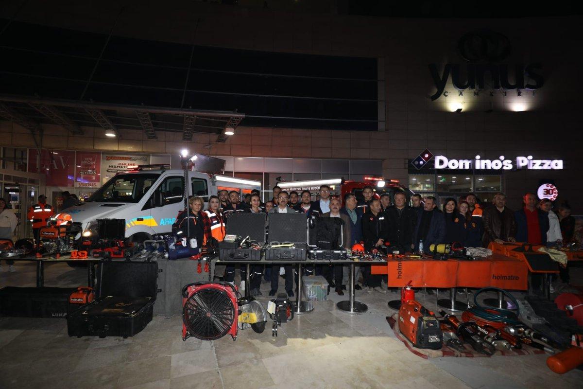 Çankırı'da tatbikat anında sandalyenin altında korundu