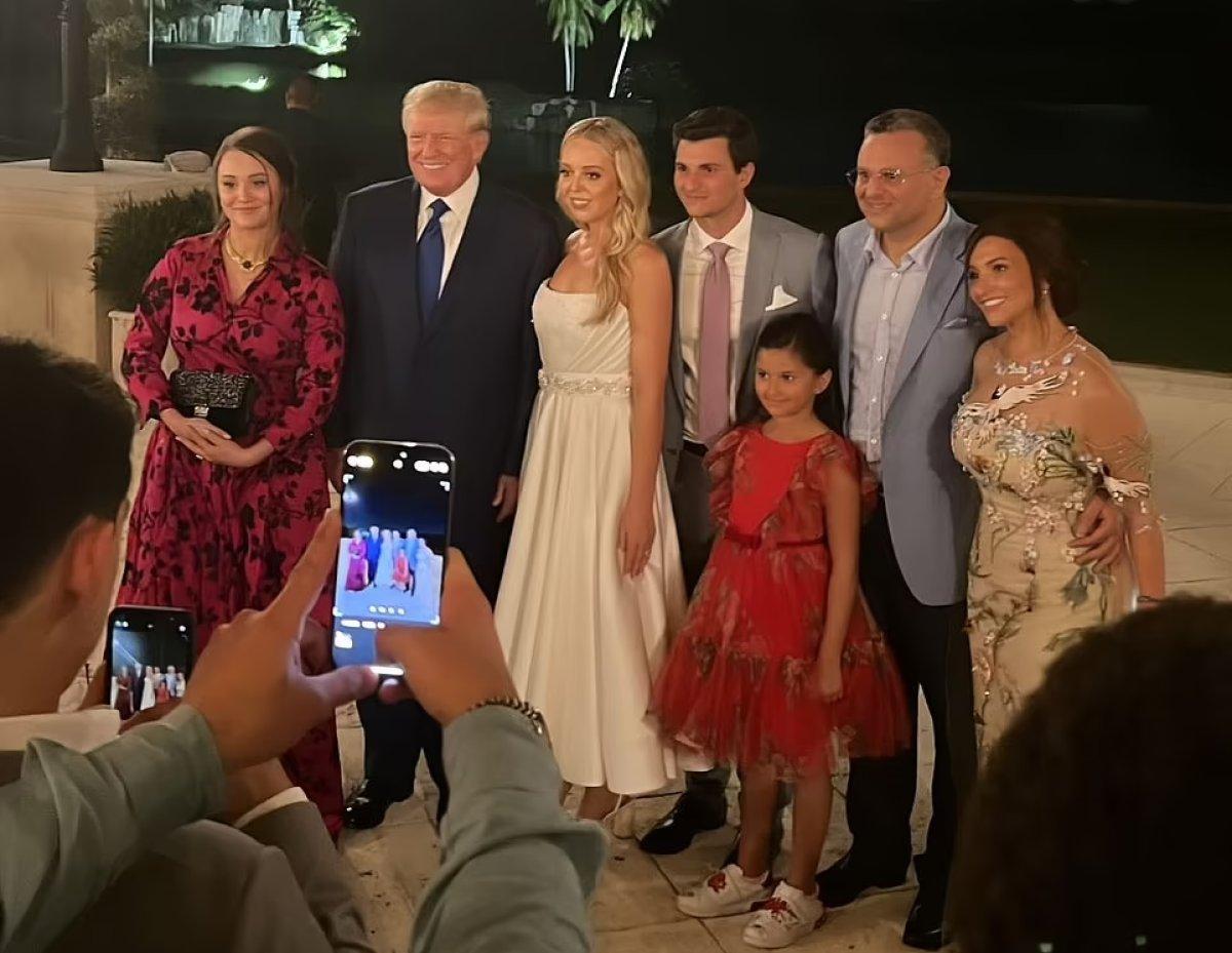 Donald Trump, eski eşi Marla Maples ile poz verdi