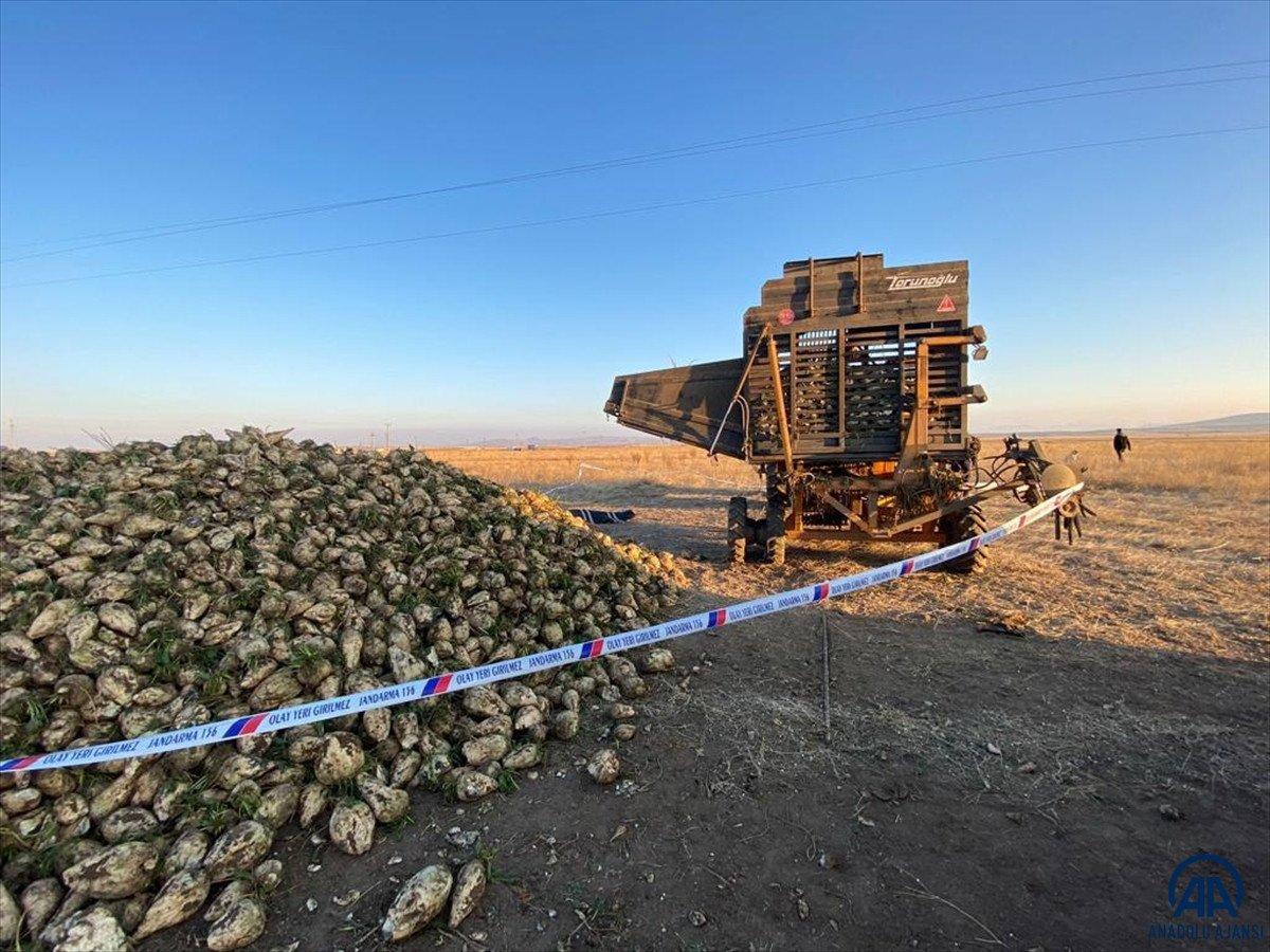 Aksaray'da pancar sökme makinesine sıkışan genç hayatını kaybetti