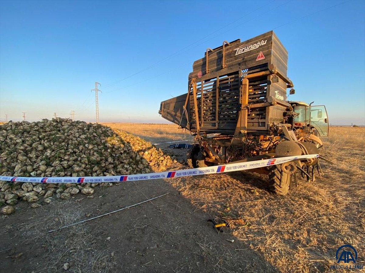 Aksaray'da pancar sökme makinesine sıkışan genç hayatını kaybetti