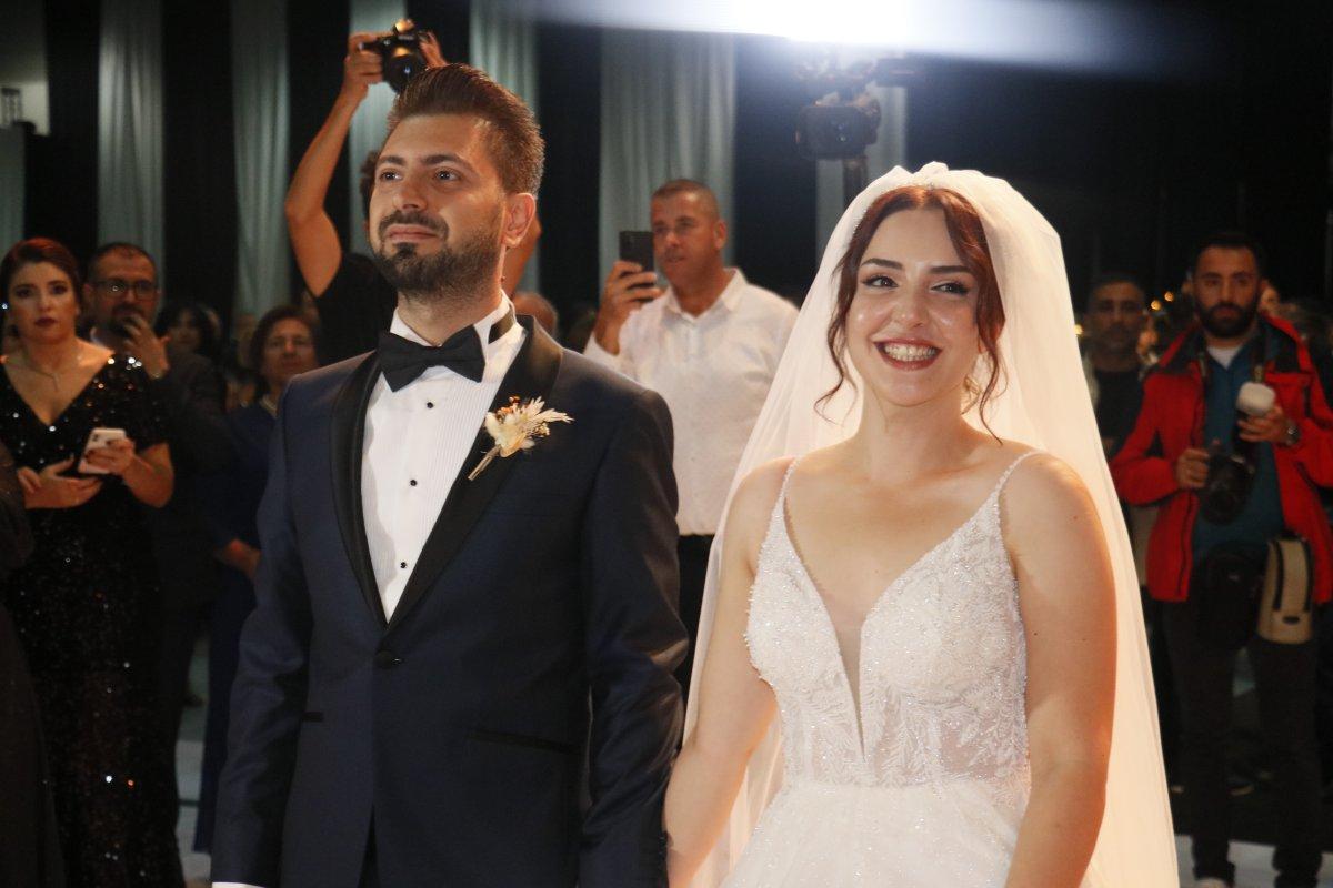Adana'da Kemal Kılıçdaroğlu ve Meral Akşener nikah şahidi oldu