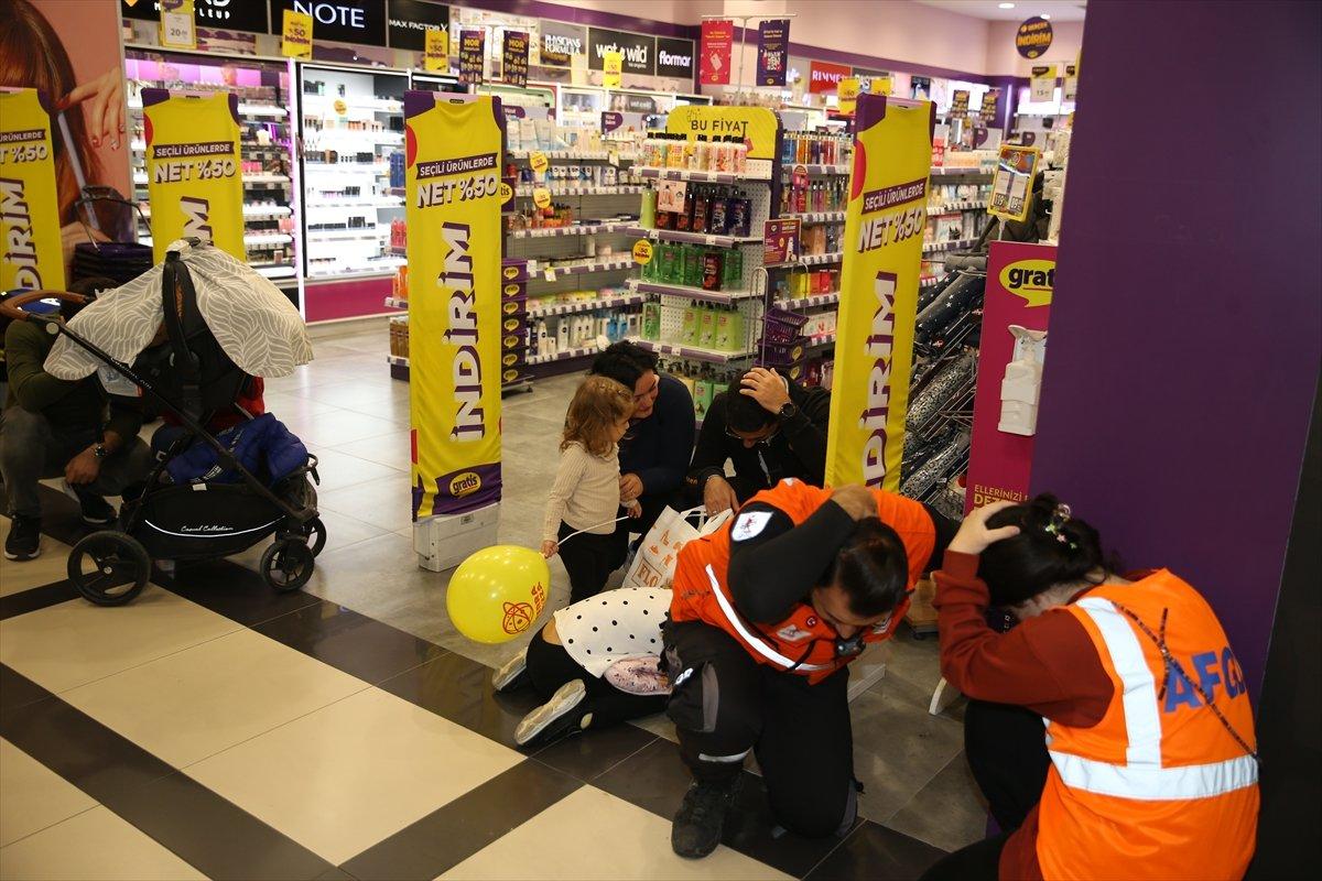 Ülke genelinde 'çök-kapan-tutun' tatbikatı