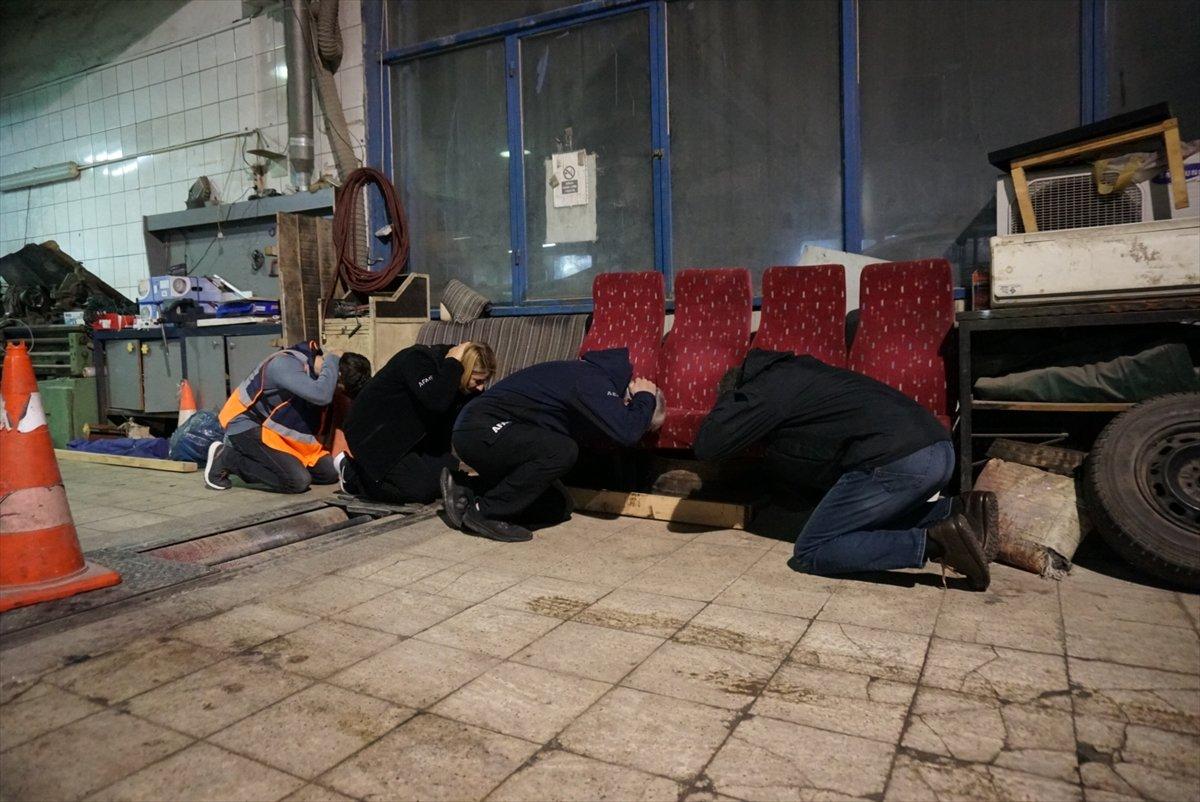 Ülke genelinde 'çök-kapan-tutun' tatbikatı