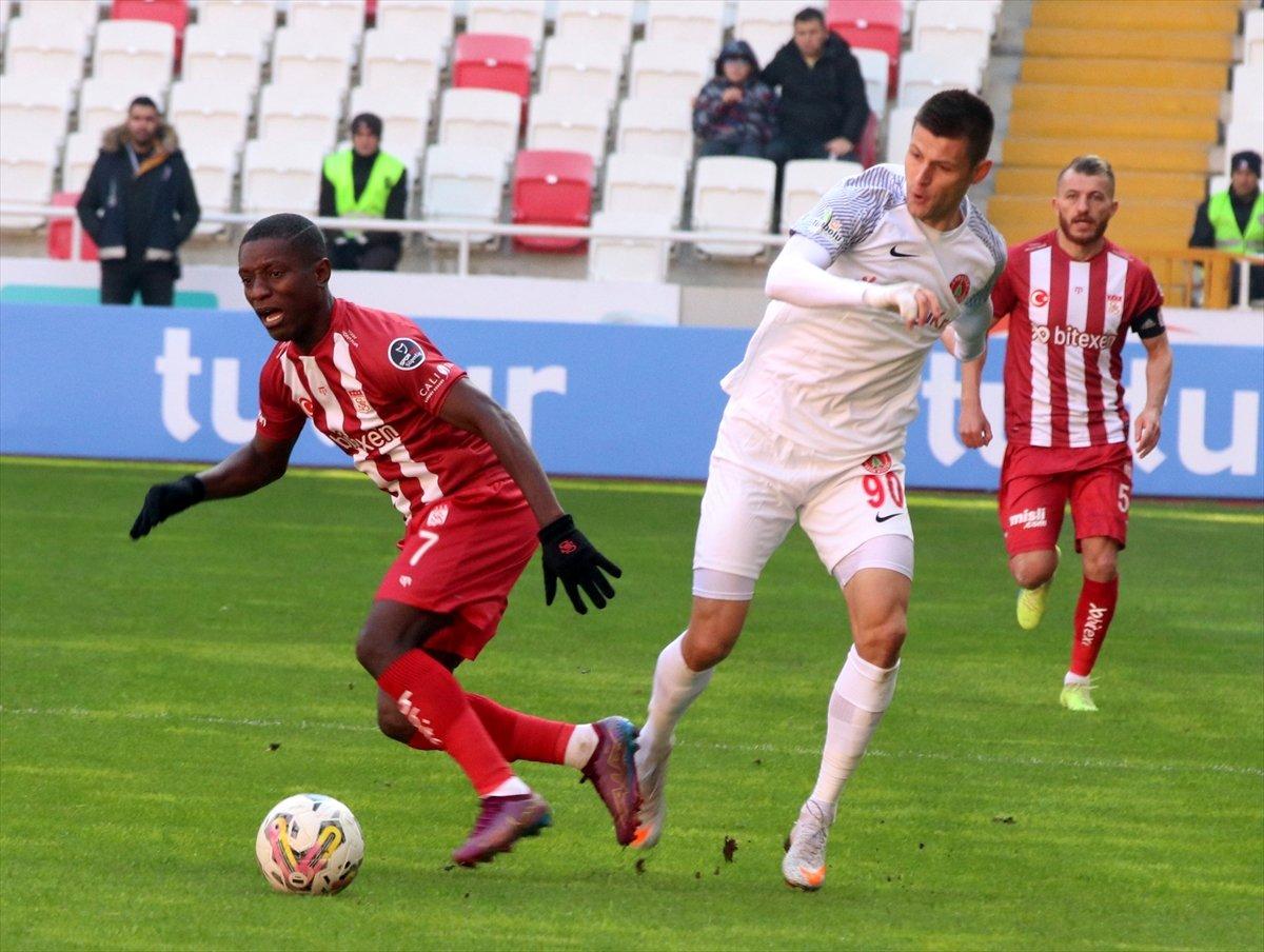 Sivasspor ve Ümraniyespor yenişemedi