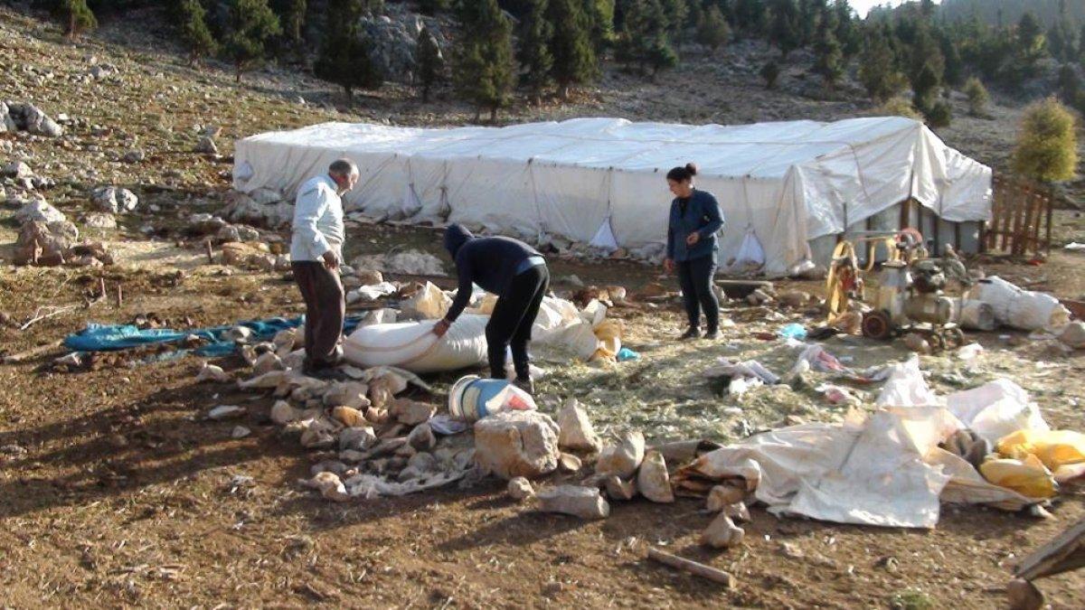 Antalya’da Yörükler dönüş yoluna geçti
