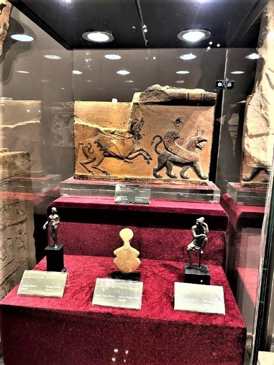 Yurt dışına kaçırılan 6 tarihi eser Türkiye'ye iade edildi