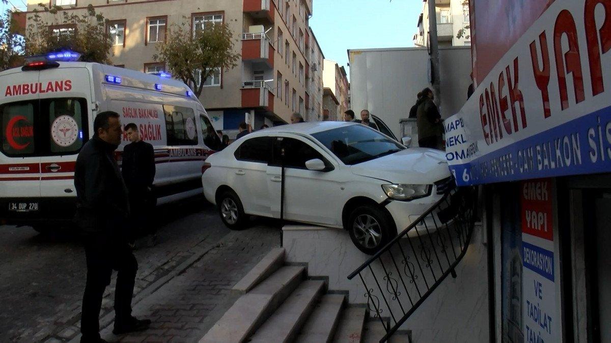 Bahçelievler'de ehliyetsiz sürücü dehşeti: Kadını yerlerde sürükledi