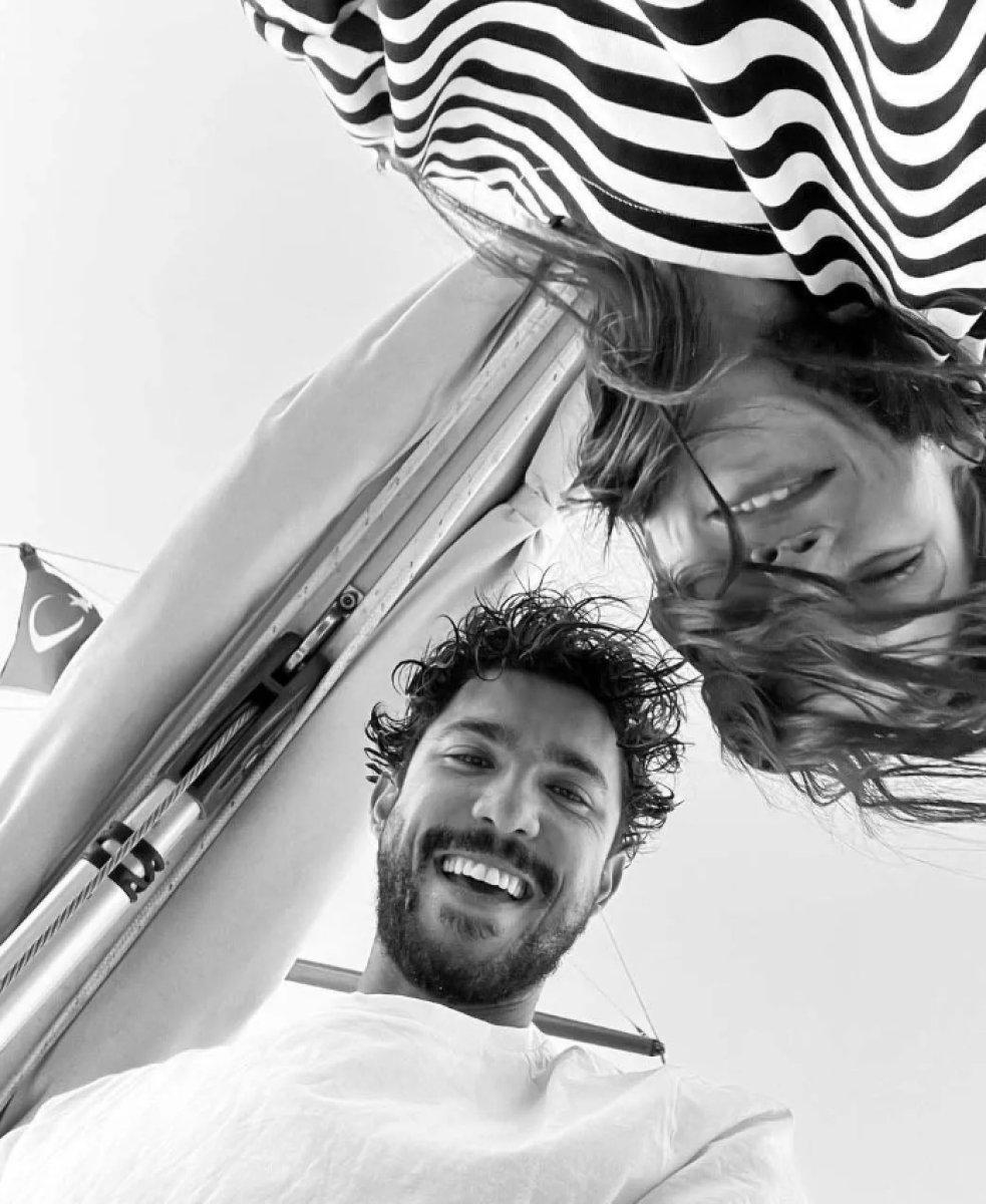 Pınar Deniz'den küvet pozu