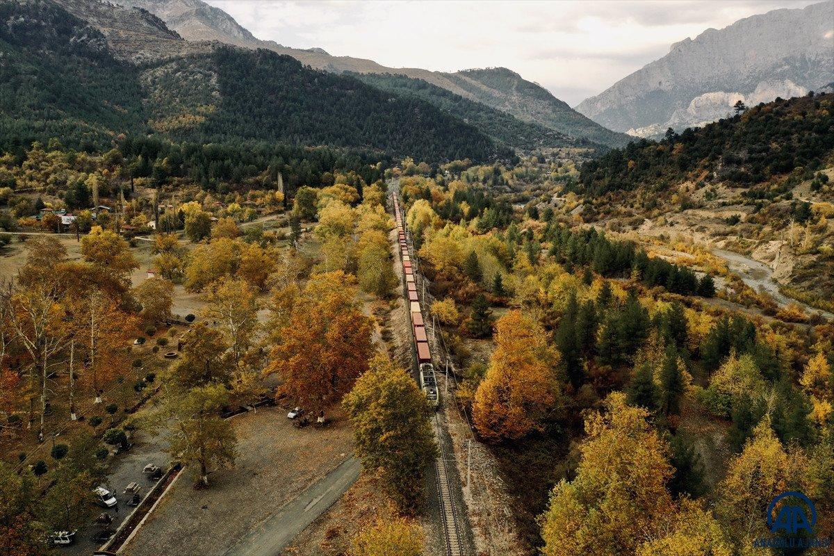Adana'daki Belemedik Tabiat Parkı'ndan sonbahar manzaraları