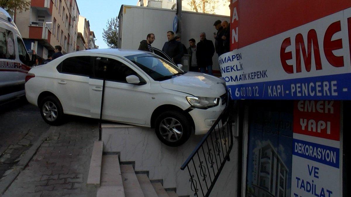Bahçelievler'de ehliyetsiz sürücü dehşeti: Kadını yerlerde sürükledi